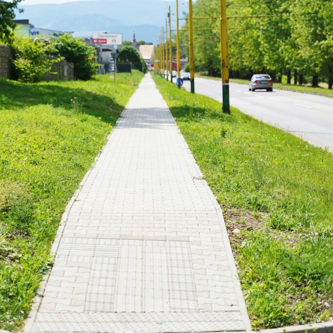 Nový chodník na Priemyselnej ulici
