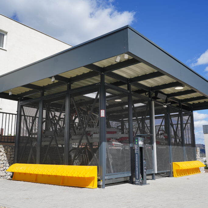 Nové cykloprístrešky pri areáloch ZŠ – II. etapa 